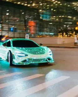 Aston Martin,Ferrari