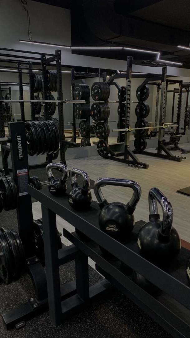 Man versus weights