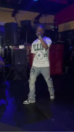 Xelf performing 