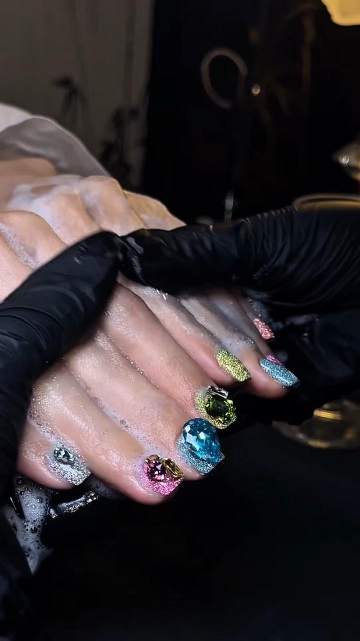 nail