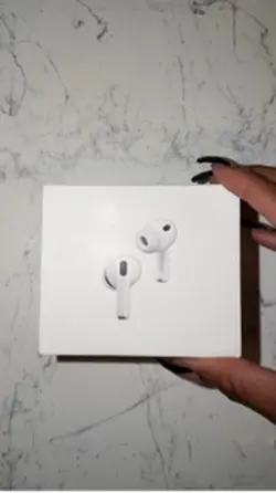 AirPods unboxing 