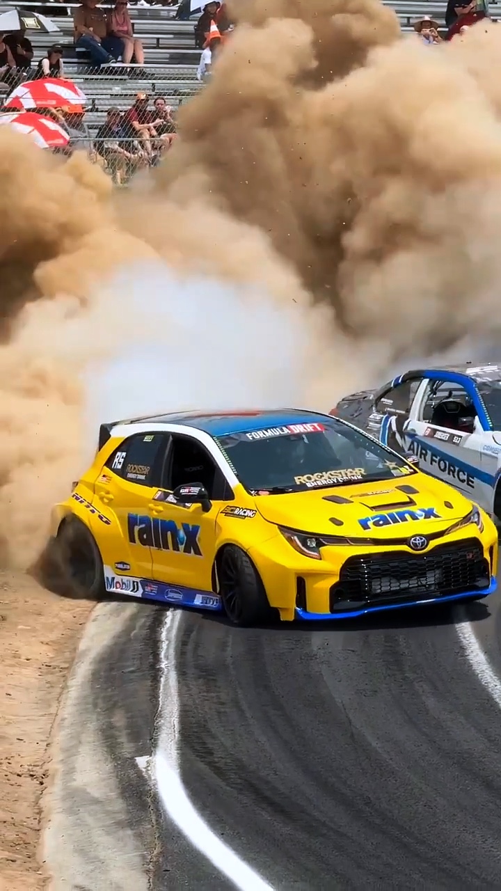 Racing car