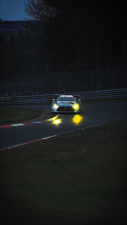 Racing car