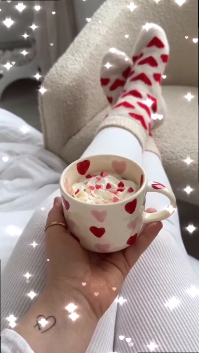 VALENTINE KOMMT 