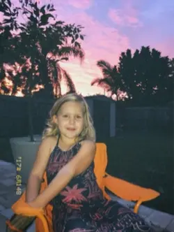 𝐥𝐢𝐭𝐭𝐥𝐞 𝐦𝐞 🦄