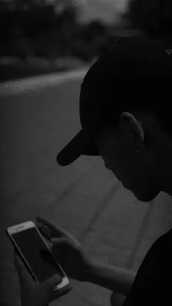 Mẫu buồn đen trắng