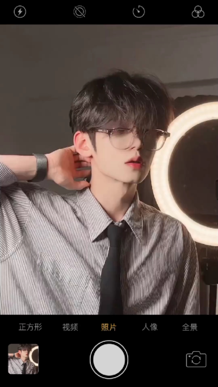 1Vid e 6Pics