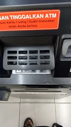 ambil uang diatm