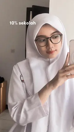 10% sekolah 90% lagi