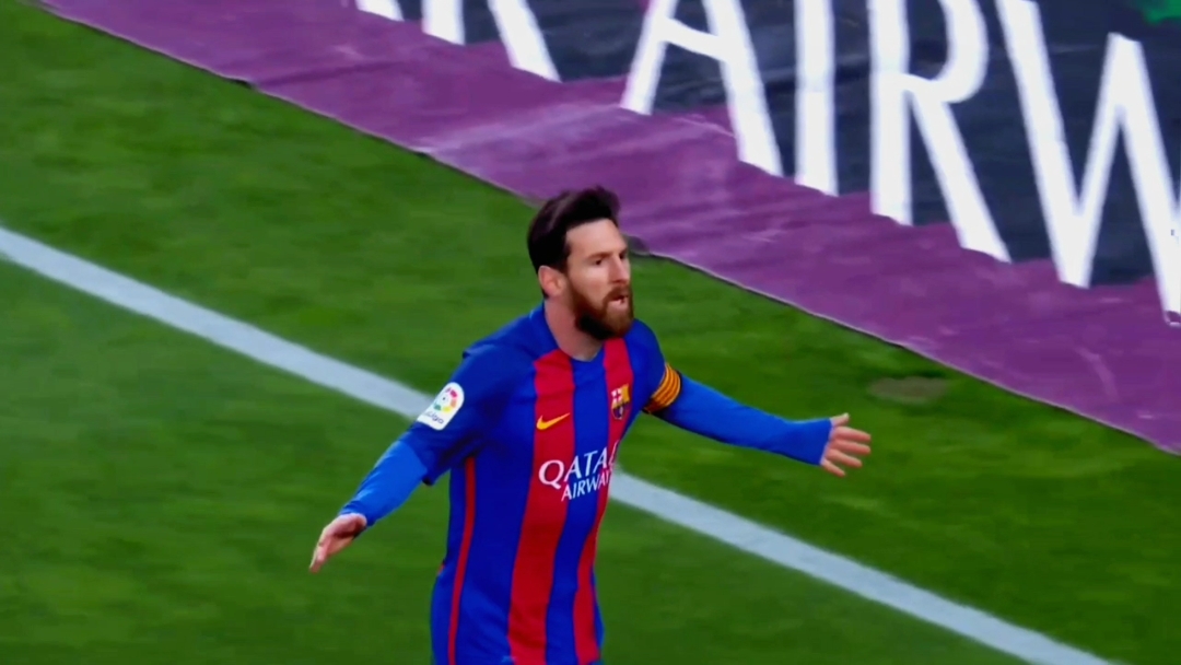 slowmo bola messi