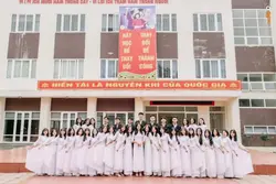 mẫu kỉ yếu lớp ngang