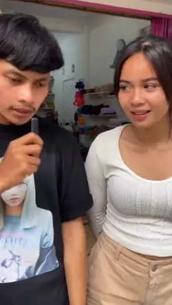 COWOK BAJU HITAM