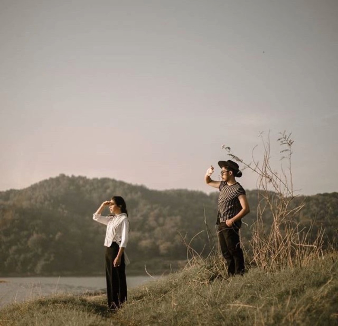 เธอคือใคร