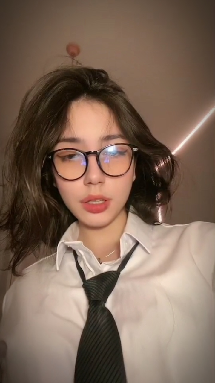URGH HER OUTFIT DAMN