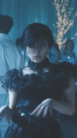 สาวน้อยวันพุธเวนเดย์