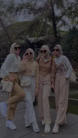 LEMBAH YANG BERWARNA