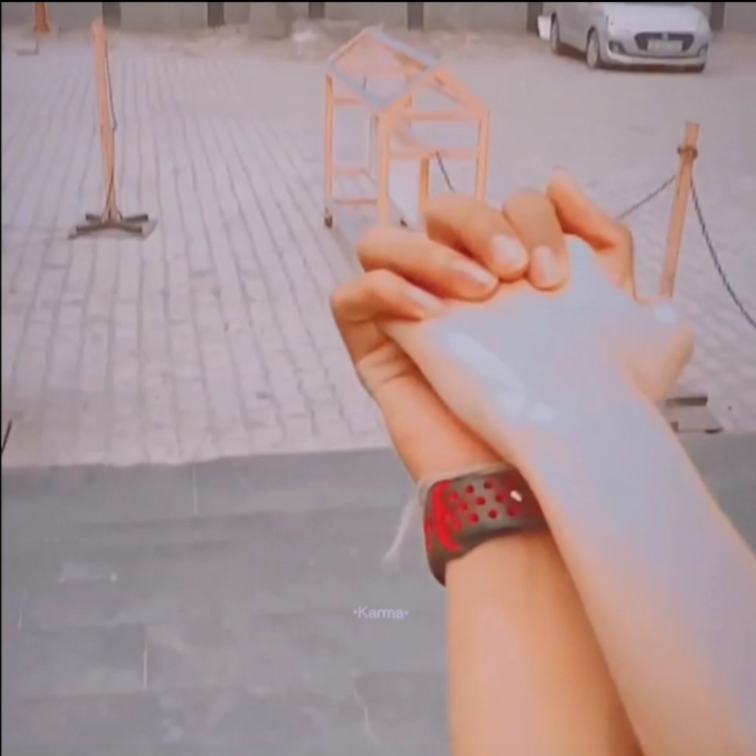 Magkahawak kamay