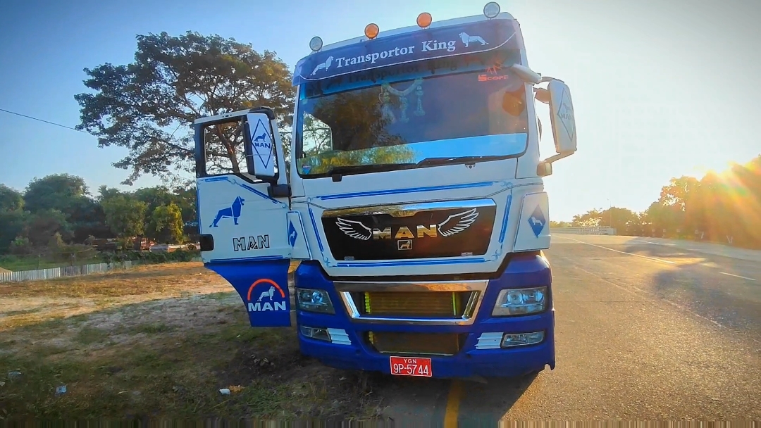 ကိုဝေကြီး ကားချော