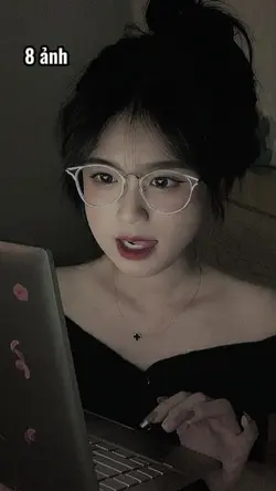 mẫu 8 ảnh