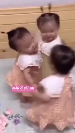 mẫu 3 chị em |