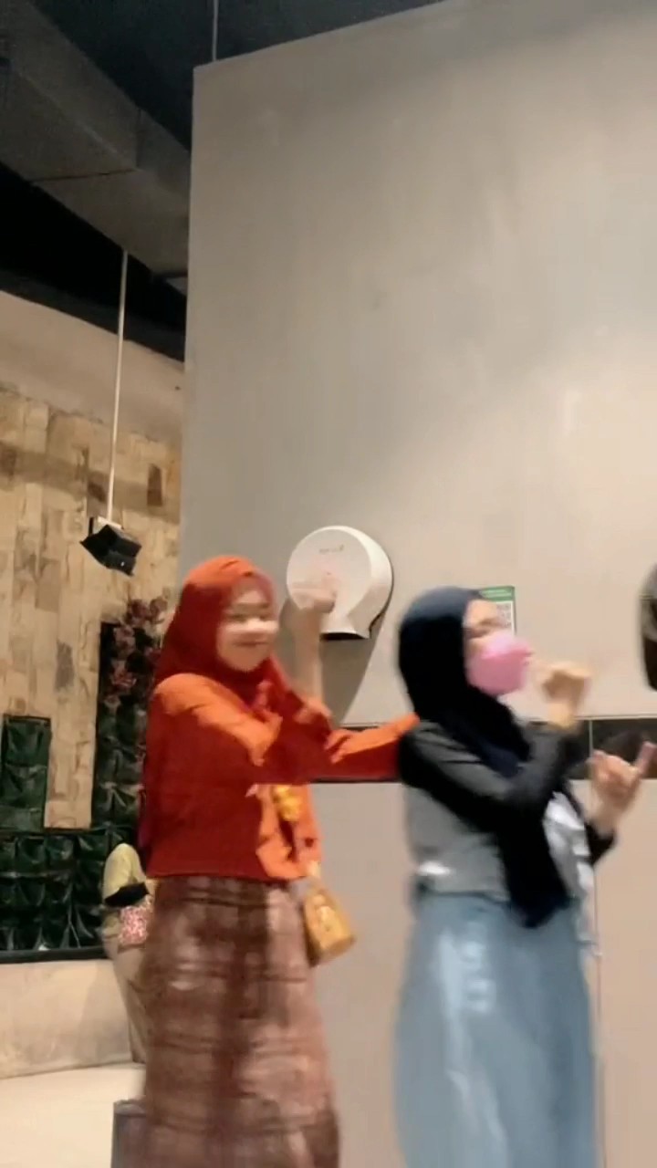random video bestie 