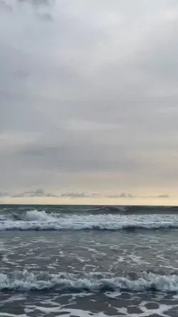 suara ombak = tenang