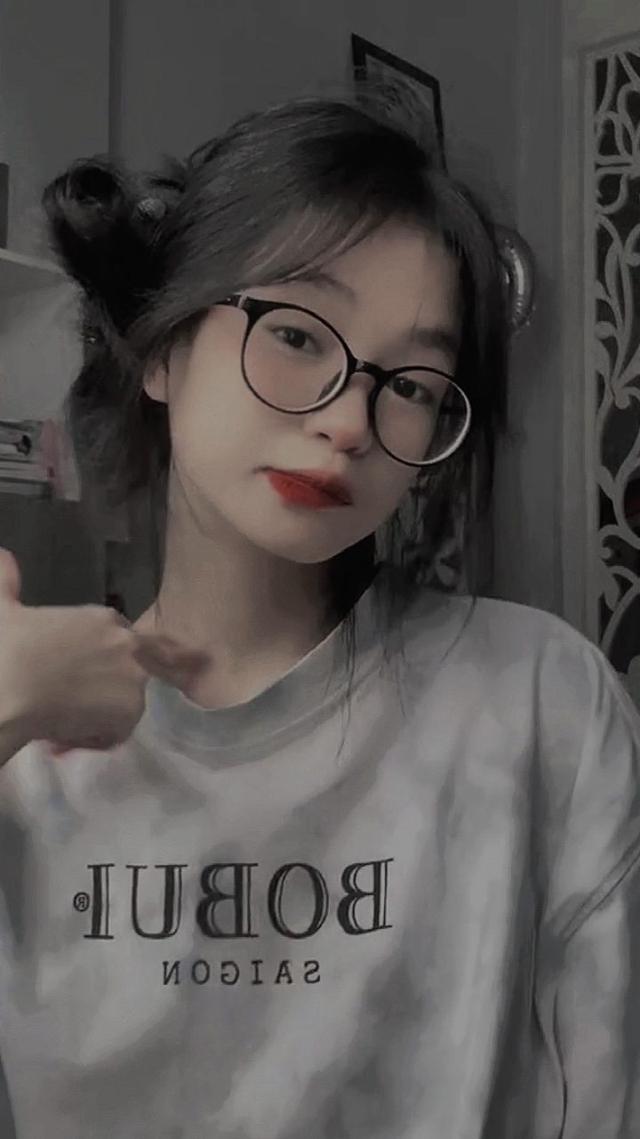 1 Vid ~ 9 Ảnh