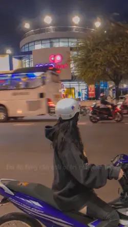 E đã cho a vị trí 