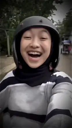 MELEDAK VERSI CEWEK