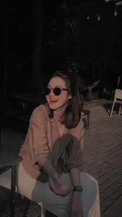 kau terlalu indah