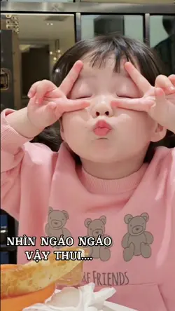 nhìn ngáo ngáo vậy