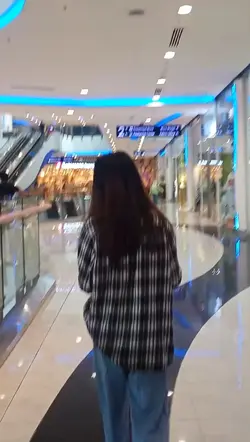 Mag kakatitigan tayo