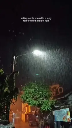 STORY WA HUJAN MALAM