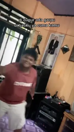 di dapur ada garpu
