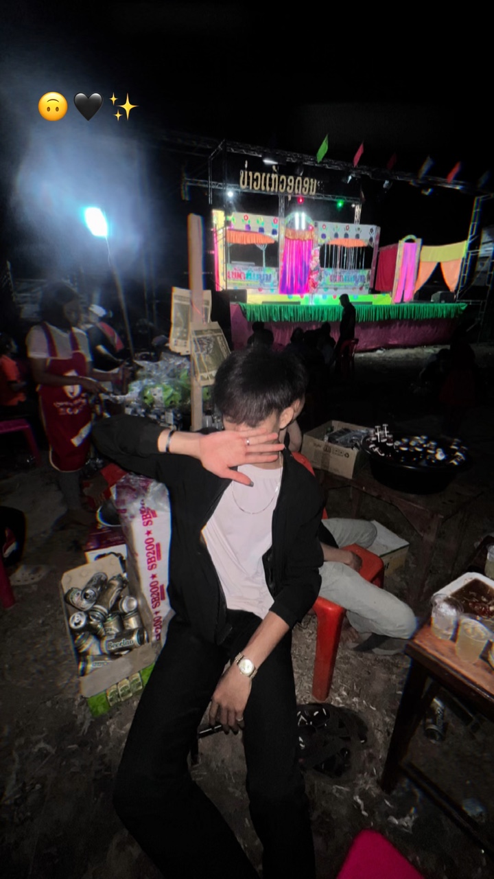 ที่ใครว่านกบินอยู่บนฟ้า🖤