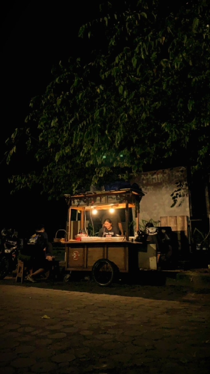 FARBABSTUFUNG MALAM