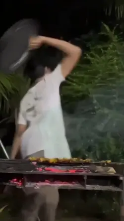 เขินนน>-<