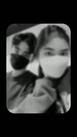 12. hitam putih blur