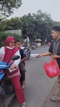 berbagi takjil puasa