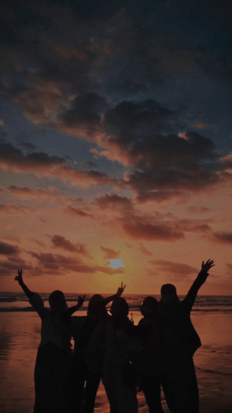 1 Video + 2 Larawan