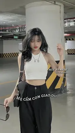 Mẹ cấm con giao du 