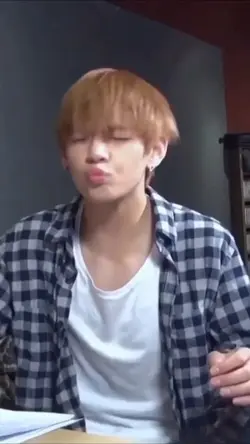 Flying kiss BTS