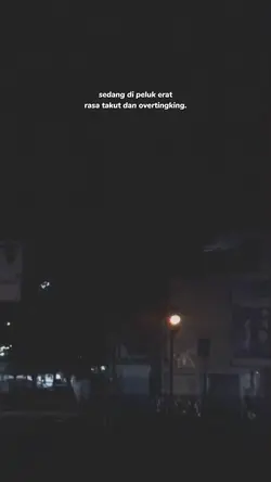 sedang di peluk erat
