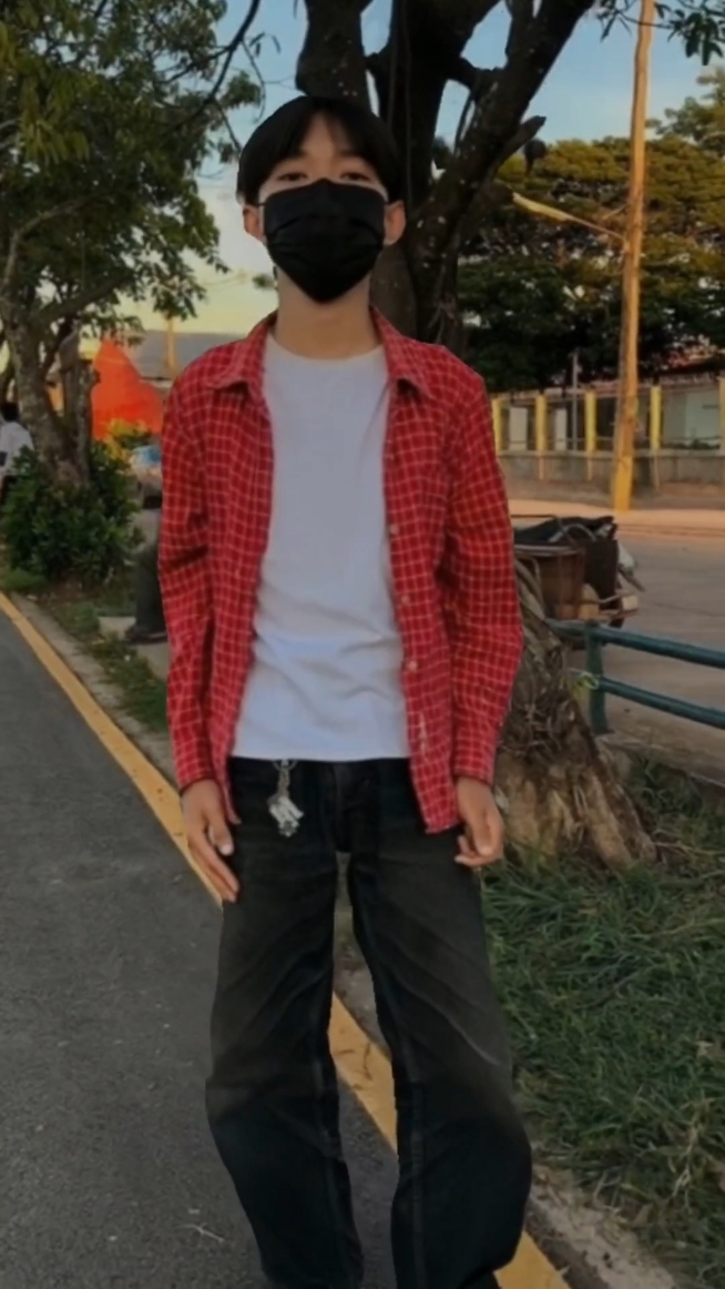 ฝากตัวรับใช้นาย