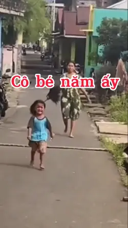 Cô bé năm ấy
