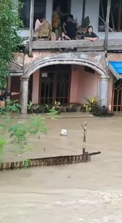 #BanjirMamuju