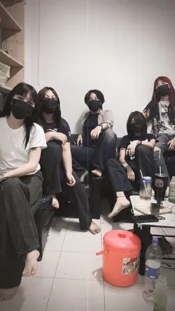 เพื่อนฝูง🖤💨