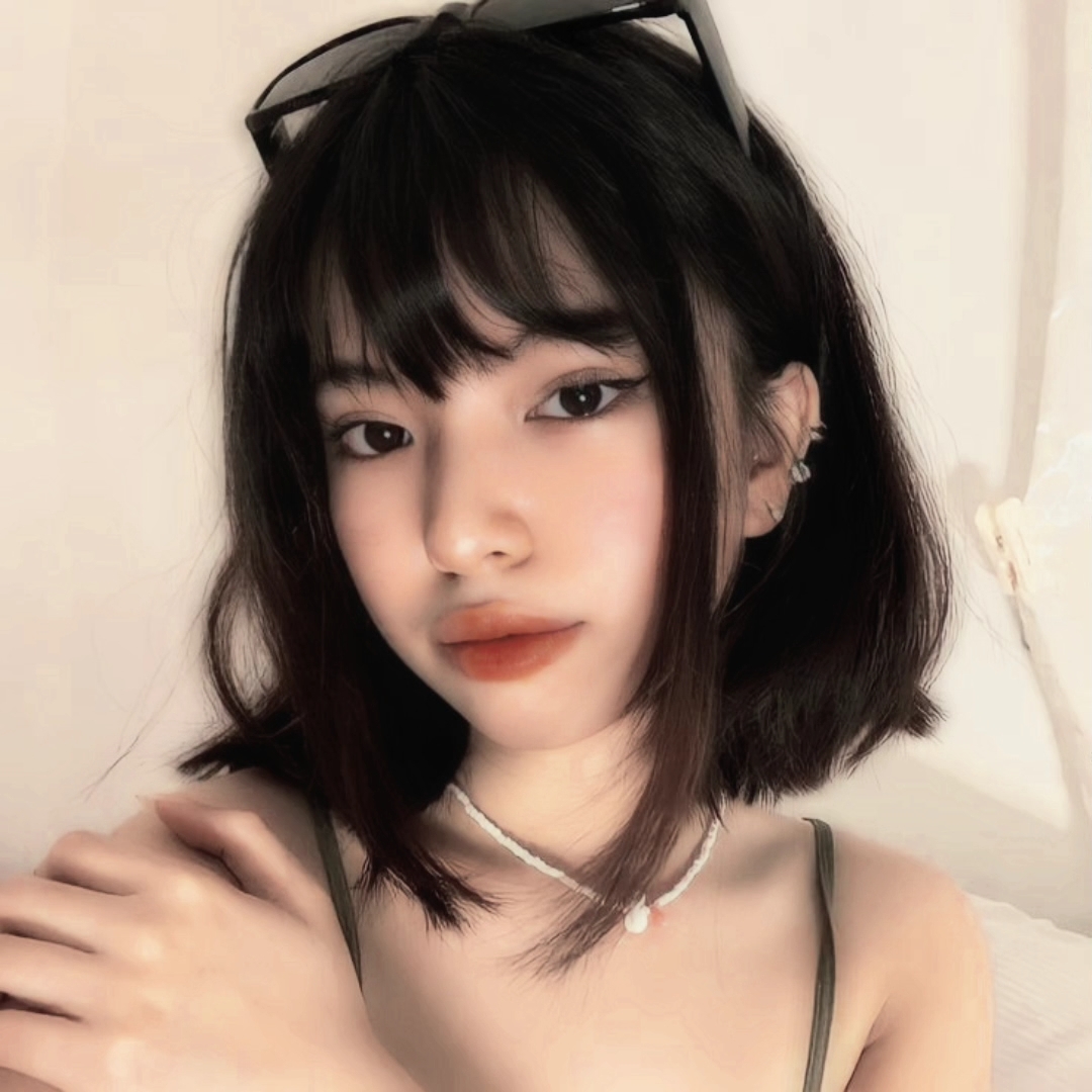 PETITE AMIE