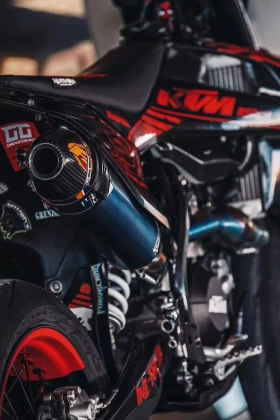 Versi Supermoto