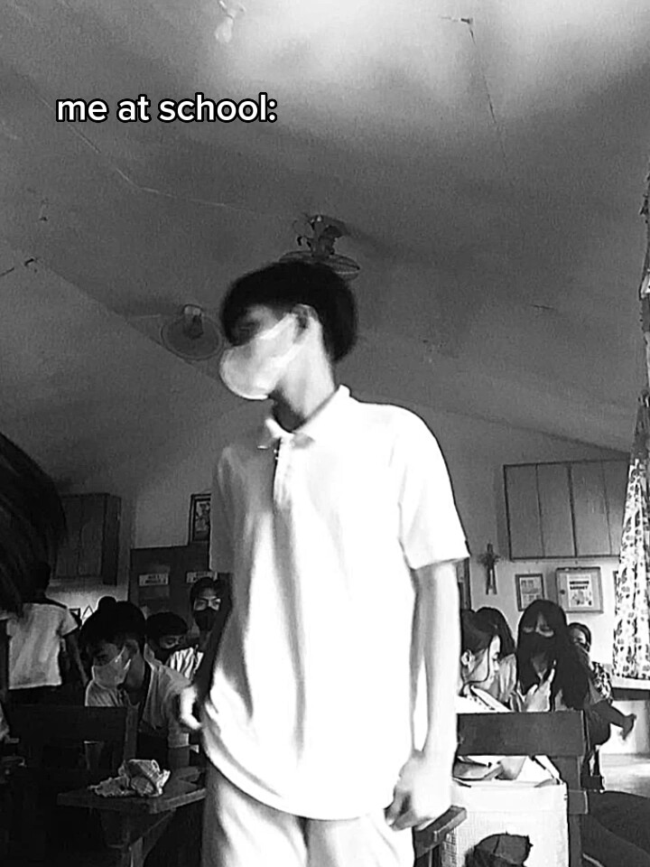 YO EN LA ESCUELA EN CASA